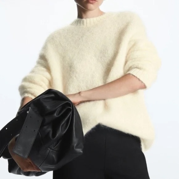 COS Mohair Wool Oversized Sweater in Ecru Cream Size Medium EUC Quiet Luxury - Picture 1 of 8